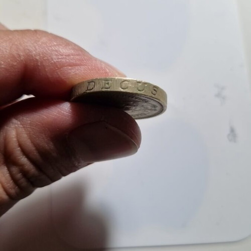 1983 United Kingdom One Pound Coin used with Royal Coat of Arms