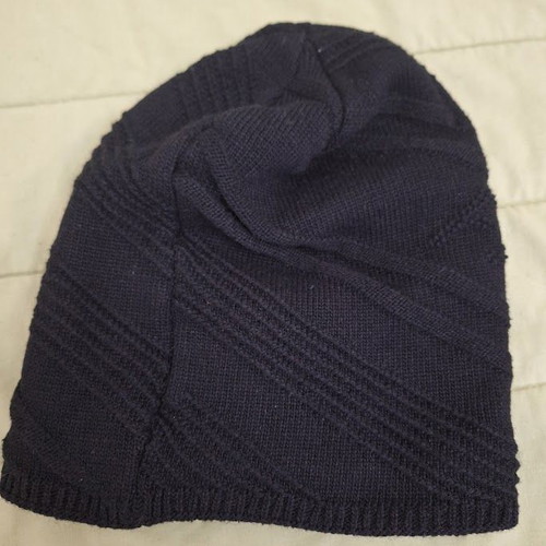 Black Beanie like new, 55% cotton 45% viscose, size M, black