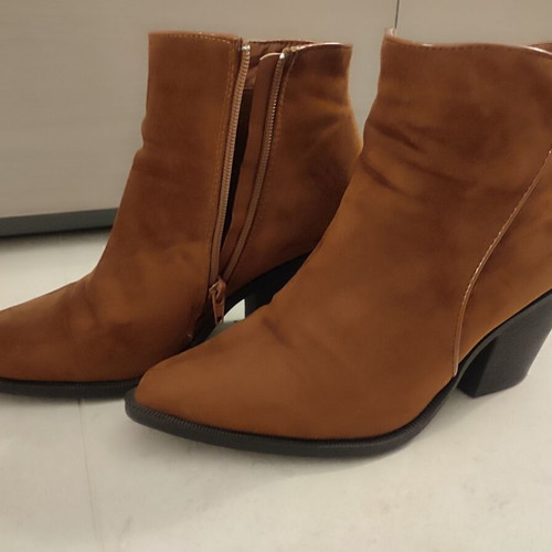 Women's tan ankle boots size 40 like new