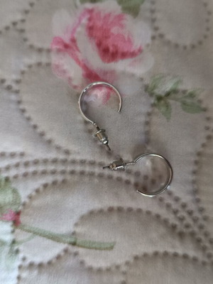 Steel earrings like new, silver color