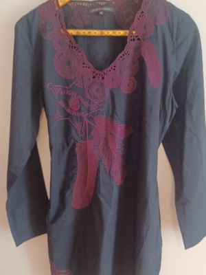 Women's shirt caftan black size M like new