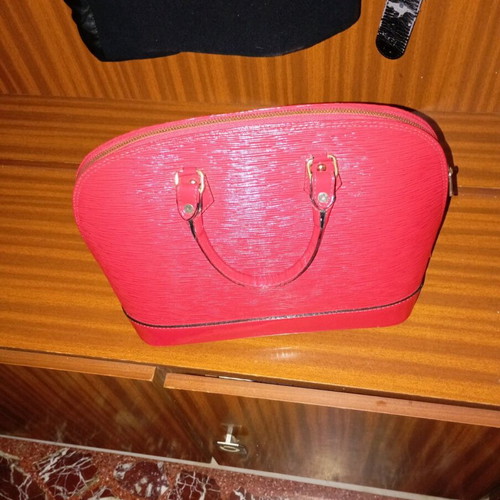 Mathew Cox red handbag like new