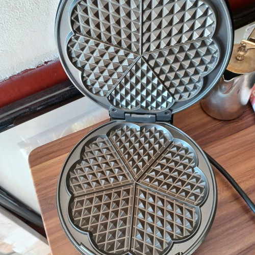 Switch On crepe maker used