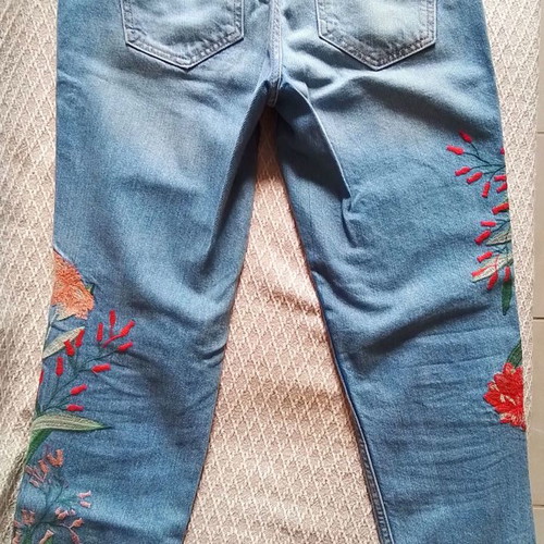 Zara Basic Denim jeans with flowers, straight fit, size 32