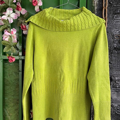 Women's Zivangaki shirt like new, green, medium to large, long sleeve