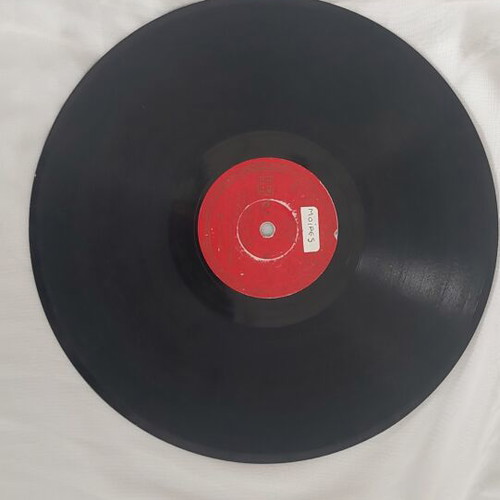 His Master's Voice 78 rpm record used, vintage laiko
