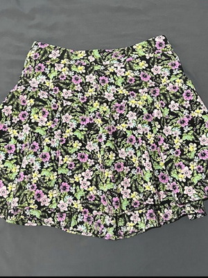 ZARA floral skort like new, mini skirt shorts design