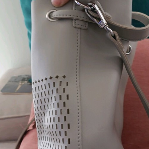 Gray medium-sized bucket crossbody bag like new, synthetic leather