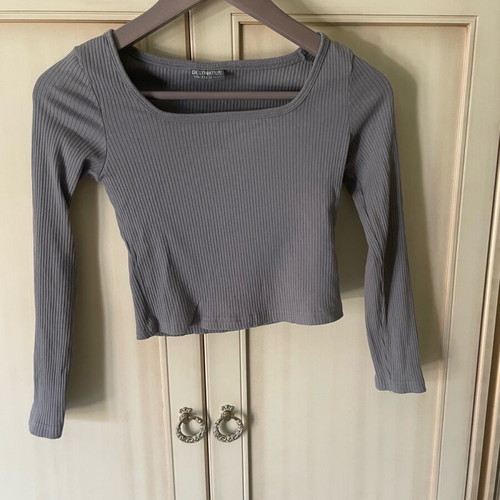 Girls' t-shirt 10-12 like new, grey