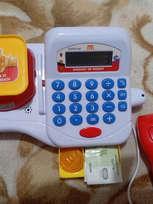 Children's scale used with lights, fun toy