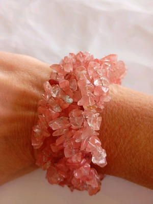 Handmade bracelet new with coral stones, length 19 cm