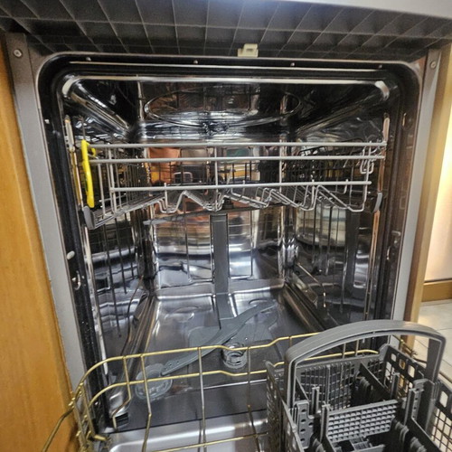 Winia WDW-MQ1214S freestanding dishwasher, 12 place settings, stainless steel