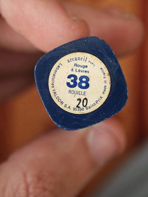 Laboratoires Valdor Vintage lipstick used