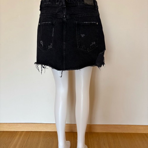 Zara denim skirt L like new, black