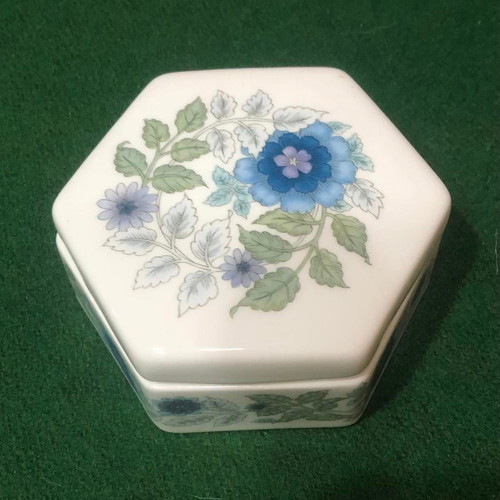 Wedgewood Clementine English Bone China Trinket Box new
