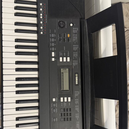 Yamaha PSR-A350 keyboard like new with stand and power supply