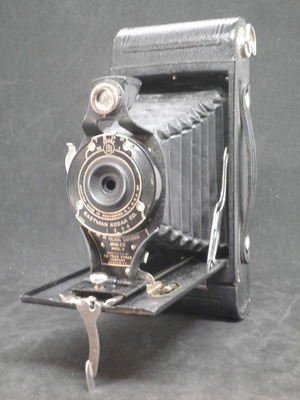 Antique Eastman Kodak Hawk-Eye bellows camera used 1917