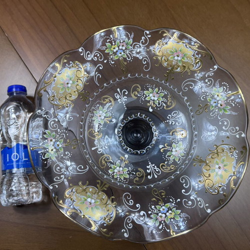 Glass fruit bowl with hand-painted floral motif