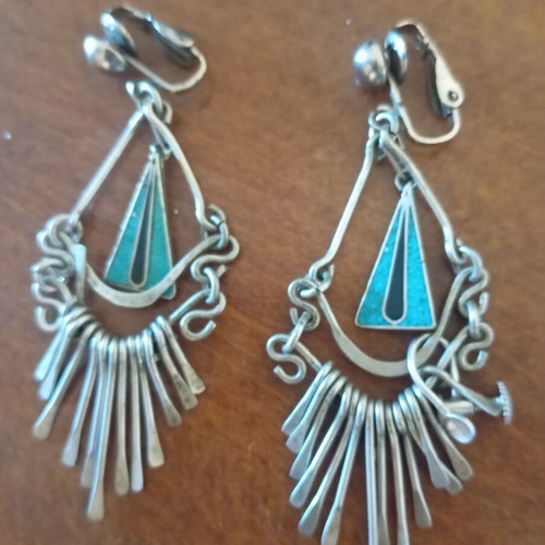 Clip-on dangling earrings like new