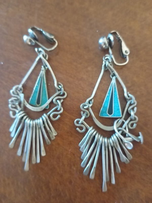 Clip-on dangling earrings like new