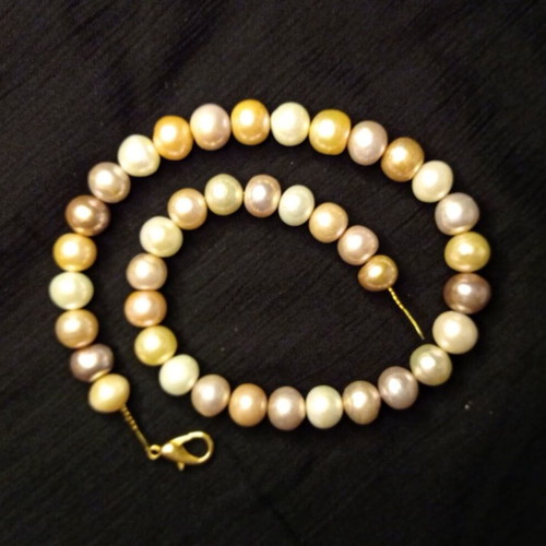 Handmade necklace with 39 multicolored natural freshwater pearls 10.5-11.3mm like new