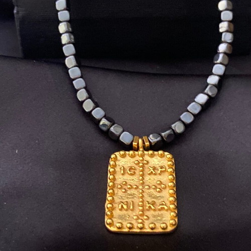Handmade necklace with hematite semi-precious stones and steel Konstantinato motif