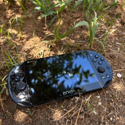 PlayStation Vita PS Vita модифициран комплект 64GB с 2 игри и аксесоари като нов