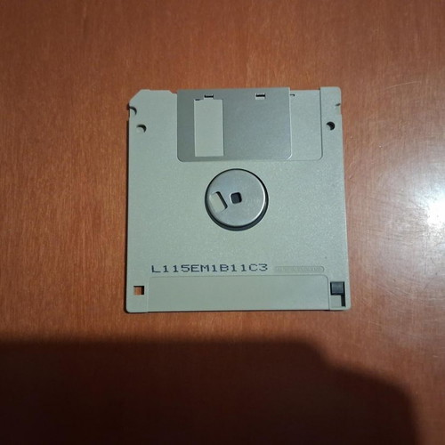 3.5-inch Compaq Personal Computer Diagnostics floppy disk used