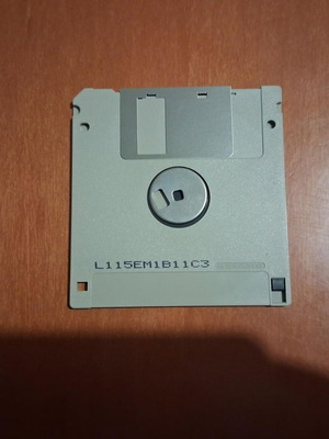 3.5-inch Compaq Personal Computer Diagnostics floppy disk used