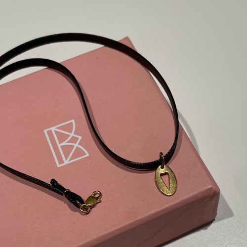 Prinkipo gold choker with heart like new