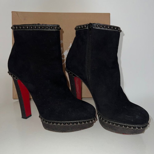 Παπούτσια Christian Louboutin μεταχειρισμένα, νούμερο 38,5, τακούνι 14cm, μαύρα