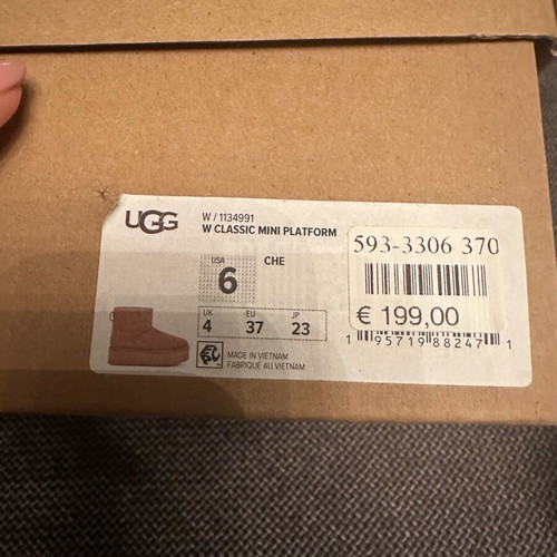 Mini Ugg platforms size 37 like new, brown