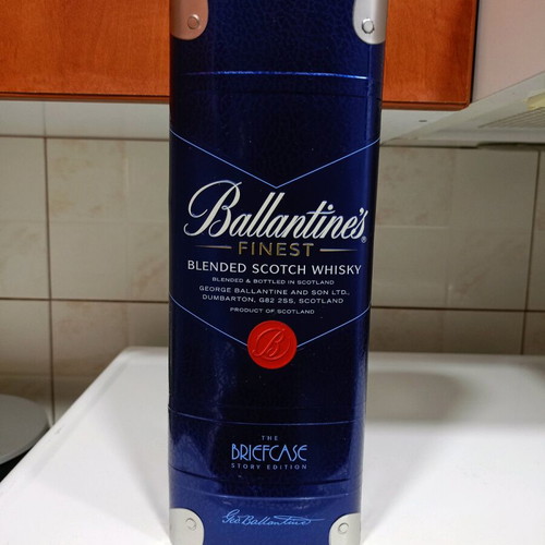 Ballantines whisky box like new, 700 ml
