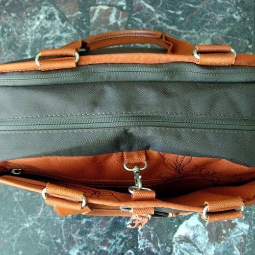 American Tourister Τσάντα Laptop 15.6 μεταχειρισμένη, καφέ με πορτοκαλί