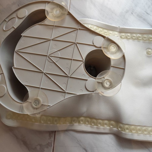 Baby bath seat like new with play mat Mothercare