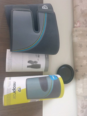 Neoprair One Size Prim Knee Brace like new