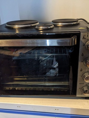 IZZY IZ-8008 ηλεκτρικό κουζινάκι με 3 εστίες και φούρνο 48 λίτρων