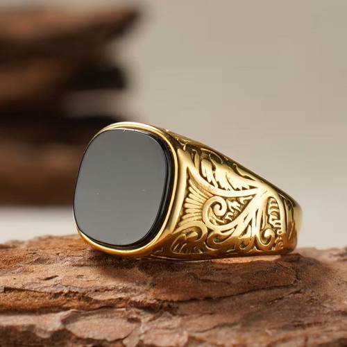 Men's classic stylish ring with black stone, new