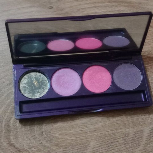 Lancaster eyeshadow palette used, very good quality