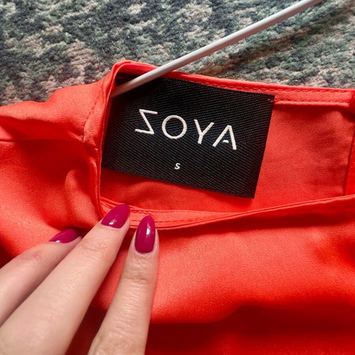 Zoya coral satin dress like new, size S