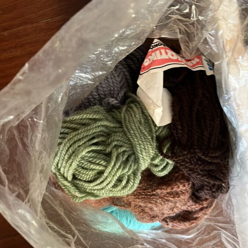 Knitting needles wool and embroidery set like new