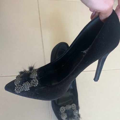 Velvet black pointed pumps size 38 like new with decorative buckle