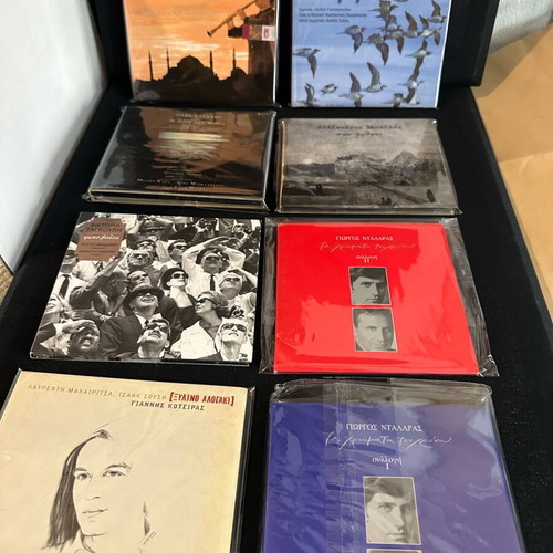 CDs έντεχνα σαν καινούργια, πακέτο περίπου 100 τεμαχίων