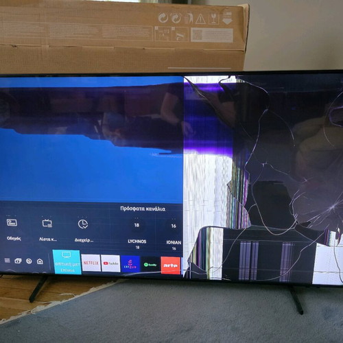 Smart TV Samsung QLED Q60A 55 4K with broken screen panel used