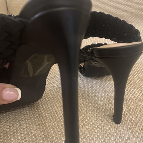 Black sandals like new, size 36, unique design