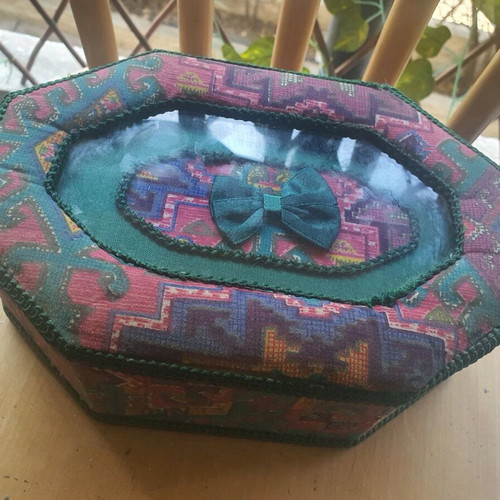 Vintage jewelry box like new, green