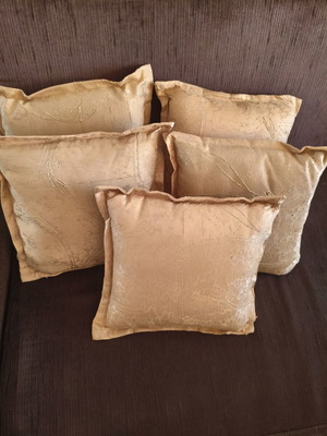 Decorative sofa pillows set of 5, like new, warm gold champagne