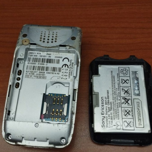 Sony Ericsson Z600 used, condition unknown