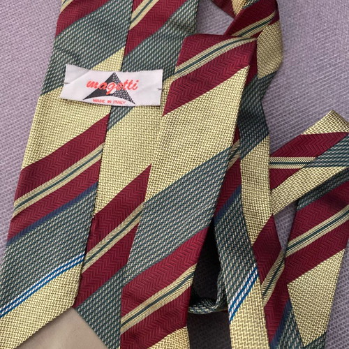 Tie in excellent condition