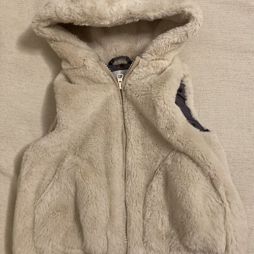 Fur sleeveless jacket like new